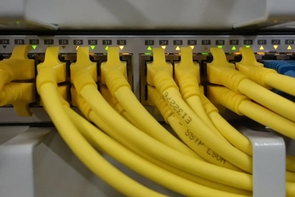 Installation am Beispiel eines Routers mit Verkabelung