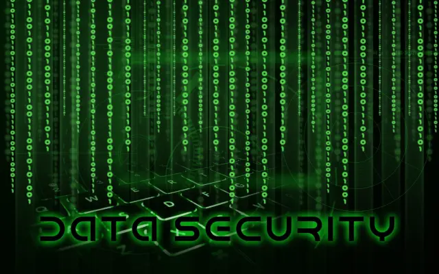 Senkrechte Bitfolgen über einem Ausschnitt einer Tastatur symbolisieren Datensicherheit. Im Bild erscheint der Text Data Security. Das Bild ist grün auf schwarzem Hintergrund.
